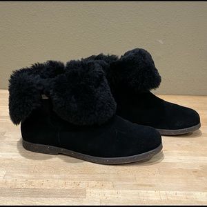 Emu Ankle Boots Womens Black Suede Sheepskin Lined Cuff Pull On Round Toe Sz 8